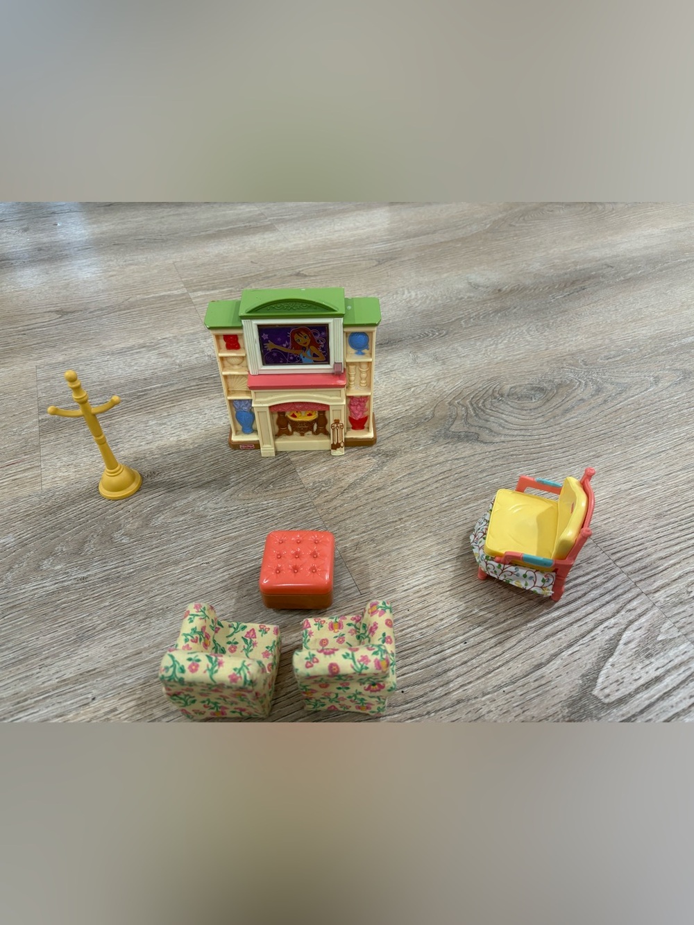 2006 Fisher Price Loving Family Living Room Furniture Couch Chairs Tv dollhouse